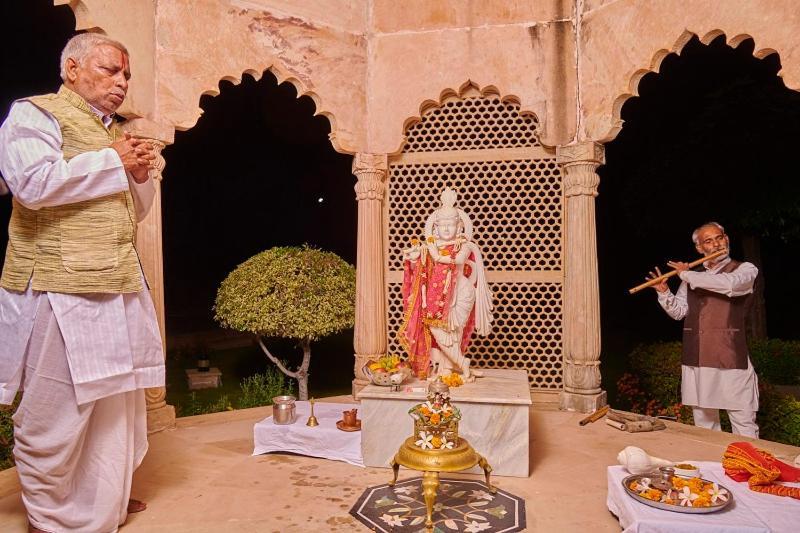 The Lalit Traveller Khajuraho Ξενοδοχείο Εξωτερικό φωτογραφία